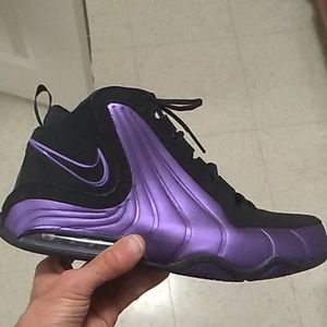 Mens barely used sneakers